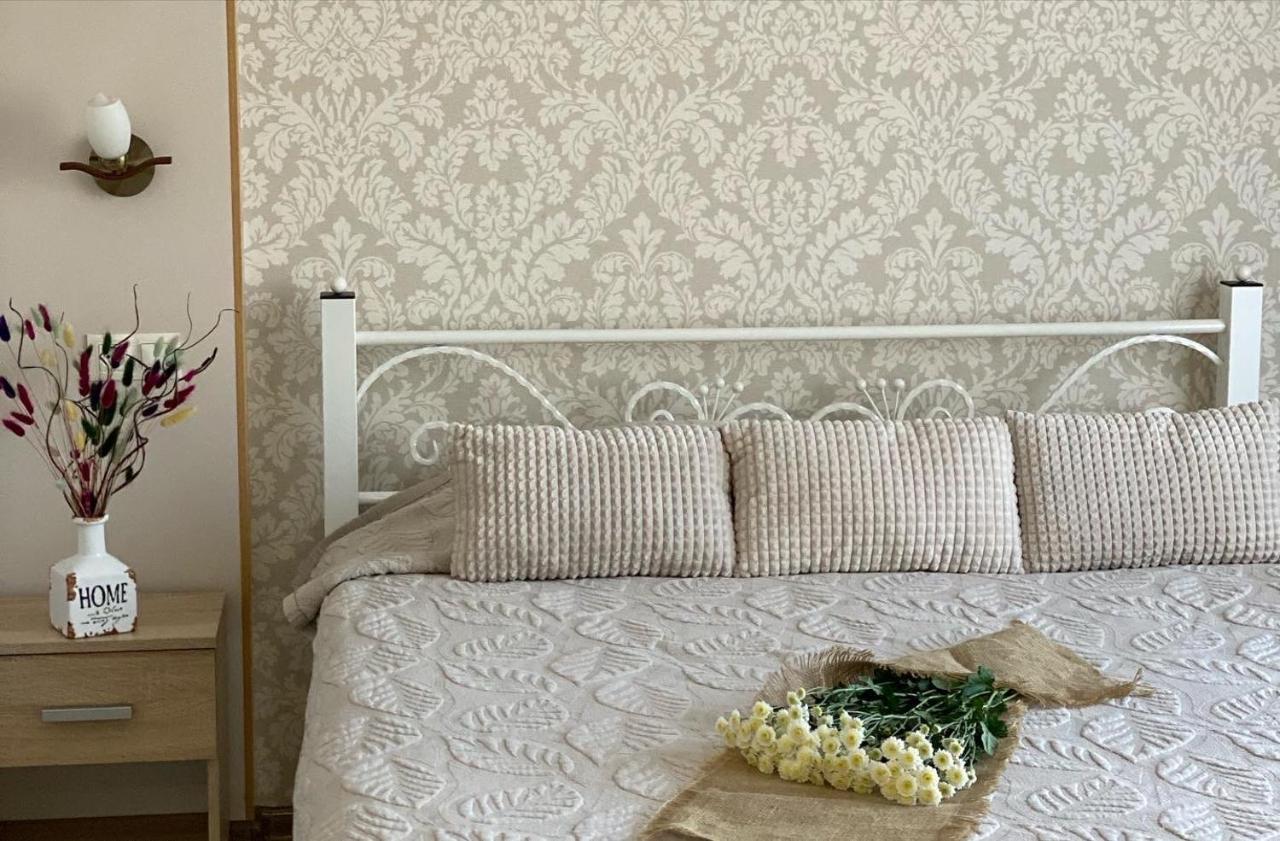 Tamerlan Khmelʼnytsʼkyy Buitenkant foto