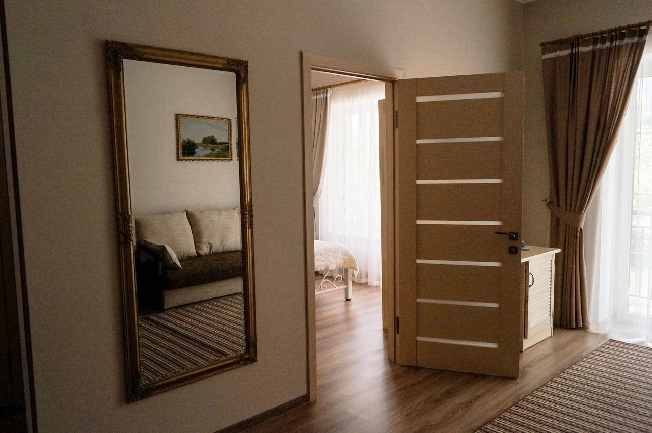 Tamerlan Khmelʼnytsʼkyy Buitenkant foto